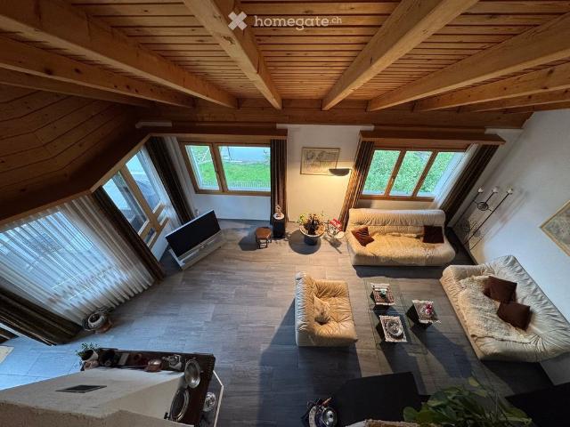 Charmante 4.5 Zimmer Maisonette Wohnung mit Bergblick in Felsberg