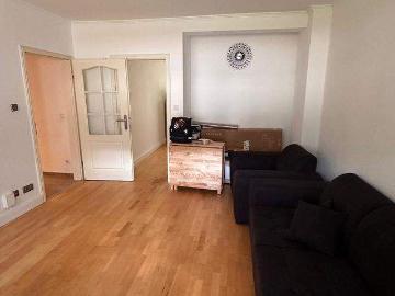 Charmante 4 Zi. Whg. mit Balkon in ruhiger 30er Zone Nähe des Herold Centers zu vermieten!