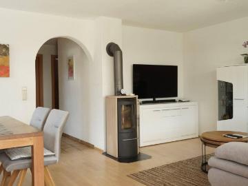 Charmante 4 Zi Gartenwohnung mit Terrasse, Wintergarten und Kamin!