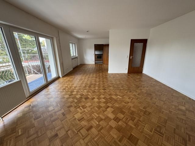 Charmante 4 Zimmerwohnung mit Balkon und.