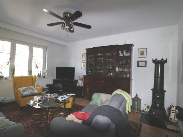 Charmante 4 Zimmer Altbauwohnung über zwei Ebenen mit Terrasse & Garten – Gutenbergstraße