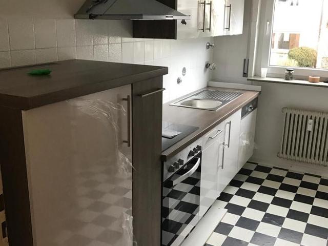 Charmante 4 Zimmer Erdgeschosswohnung mit Balkon und Gemeinschaft