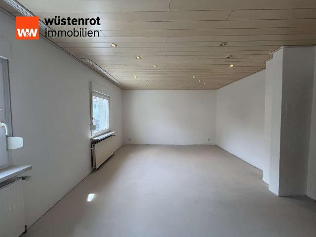 Charmante 4 Zimmer Erdgeschosswohnung mit moderner Küche und Stellplatz