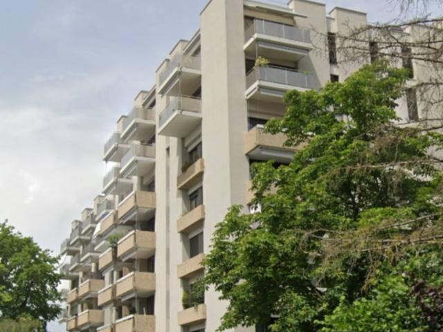 Charmante 4 Zimmer Wohnung im 6. Stock