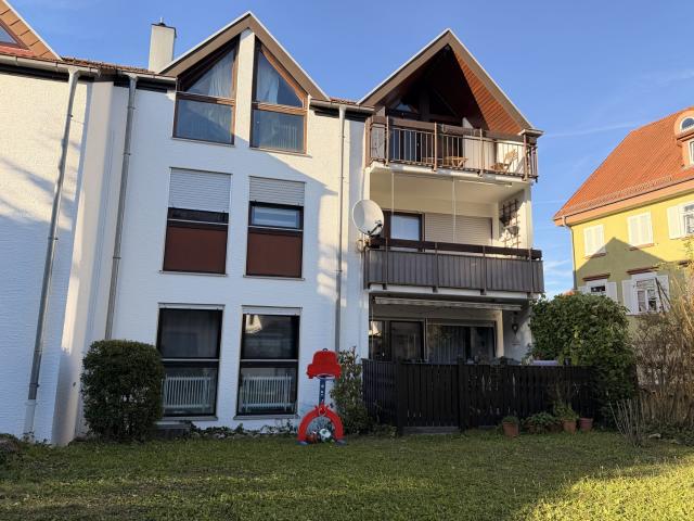 Charmante 4 Zimmer Wohnung im Erdgeschoss mit Terrasse und Gartennutzung