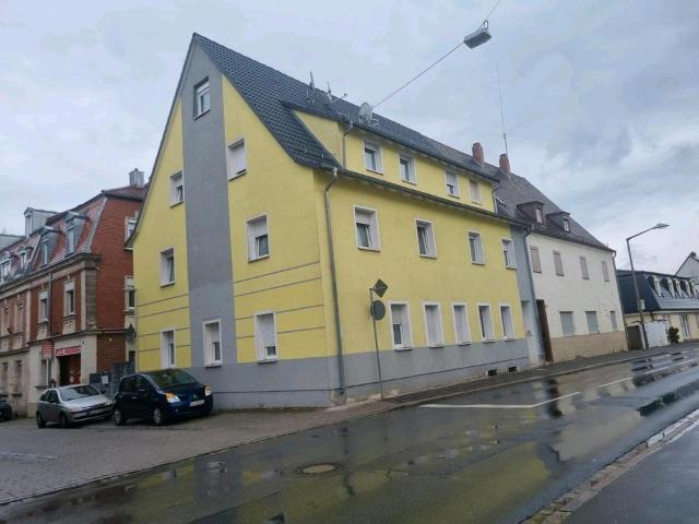Charmante 4 Zimmer Wohnung mit ausgebautem Dachgeschoss