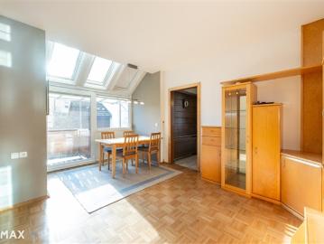 Charmante 4 Zimmer Wohnung mit Balkon und Garage in Hart bei Graz