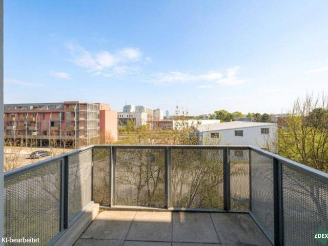 Charmante 4 Zimmer Wohnung mit großer Terrasse nahe der Siemens AG ab Oktober