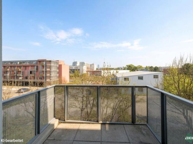 Charmante 4 Zimmer Wohnung mit großer Terrasse nahe der Siemens AG ab Oktober