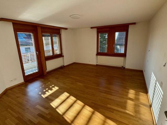 charmante 5.5 Zi. Dach Maisonettewohnung am Hofberg