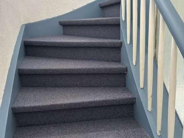 Charmante 5 Zi Wohnung mit blauer Treppe Stadtrandlage von Schwäbisch Gmünd