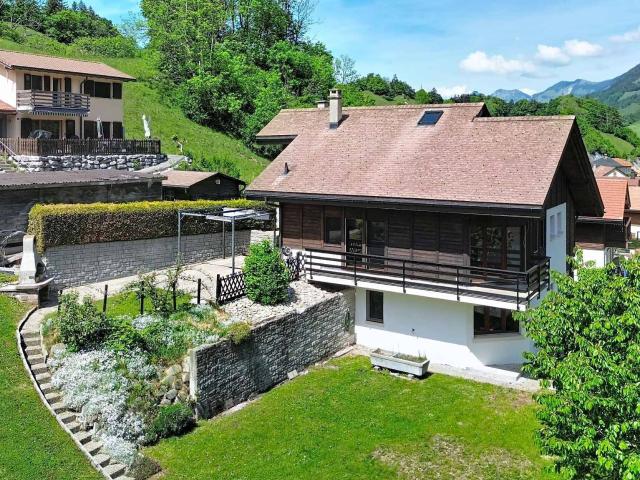 Charmante 5 Zimmer Wohnung mit atemberaubendem Blick auf die Berge