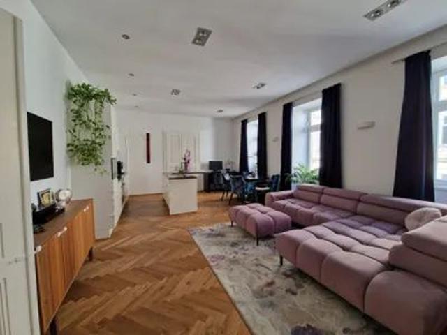 Charmante 91m² Altbauwohnung mit modernem Komfort zentral & ruhig