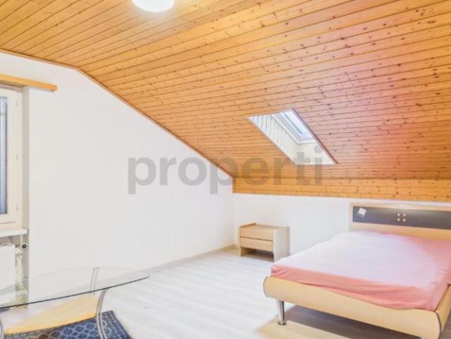 Charmante chambre individuelle avec mobilier pratique à Oberweningen