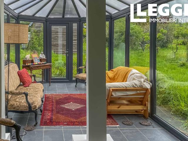 Charmante chaumière familiale avec dépendance et vaste terrain arboré de 3 025 m²