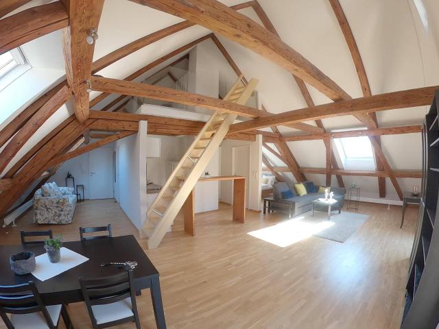 Außergewöhnliche 2,5 Zimmer Dachgeschosswohnung mit Galerie & historischem Sichtgebälk in Bürs