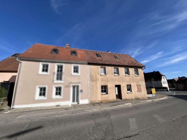 Charmante Altbau Doppelhaushälfte mit großem Potenzial & attraktiver Förderung in Leutershausen