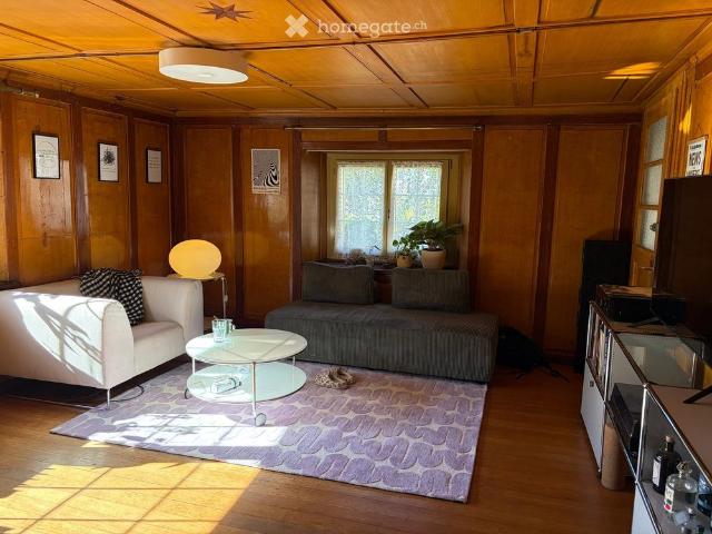 Charmante Altbau Wohnung ab sofort