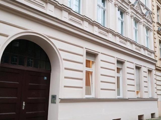Charmante Altbauwohnung B Weißensee – 2 Zi. 67 m² von privat
