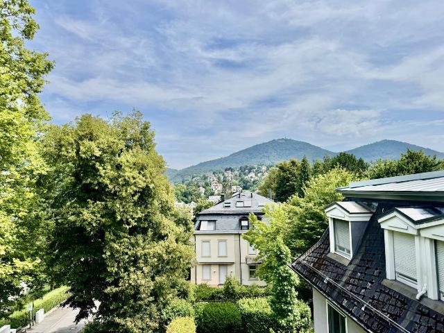 Charmante Altbauwohnung in zentraler Lage von Baden Baden – großzügige 3 Zimmer Wohnung mit Balkon