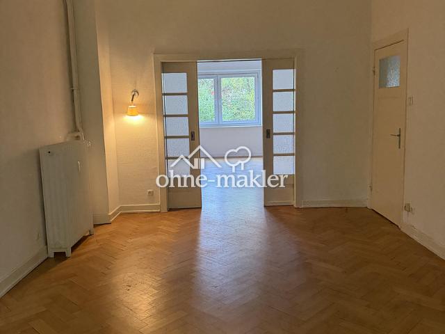 Charmante Altbauwohnung mit Fischgrätparkett, hohen Decken und großem GartenWellingsbüttel