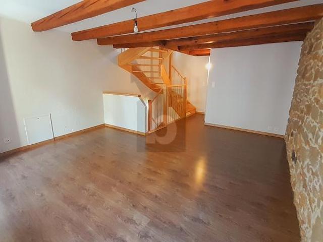 CHARMANTE AVEC TERRASSE PRIVÉE