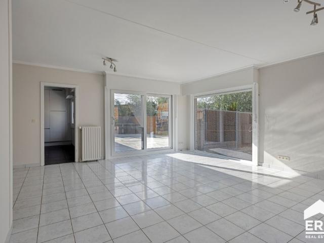 Charmante bungalow met zonnige tuin in Oudenburg