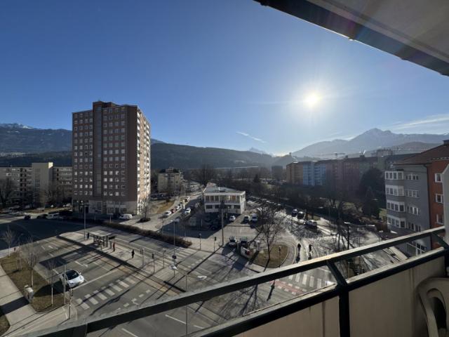 Charmante Garconniere mit sonnigen Balkon und Panoramaausblick in Innsbruck