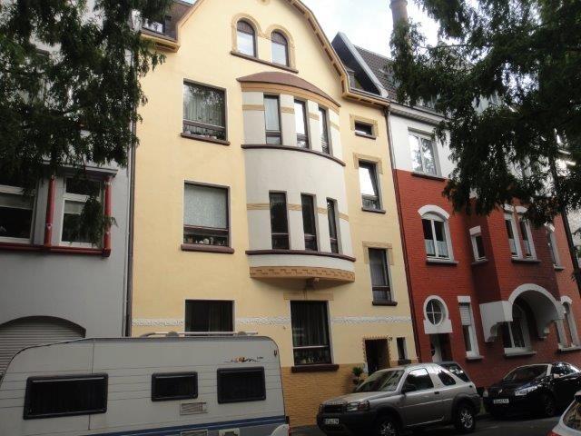Charmante, gemütliche 2,5 Zimmer Altbau DG Wohnung in Rheinnähe für junge Leute