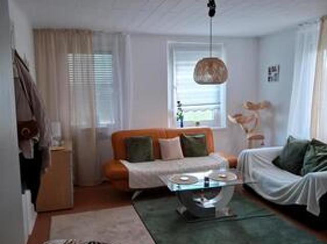 Charmante&Günstige 2 Zimmer Altbau Wohnung zu vermieten!