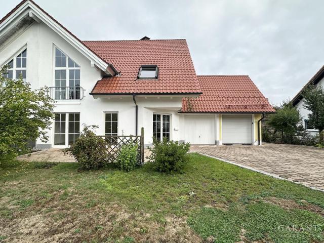 Charmante Doppelhaushälfte mit ausgebauter Galerie und Süd Terrasse in Lautrach!