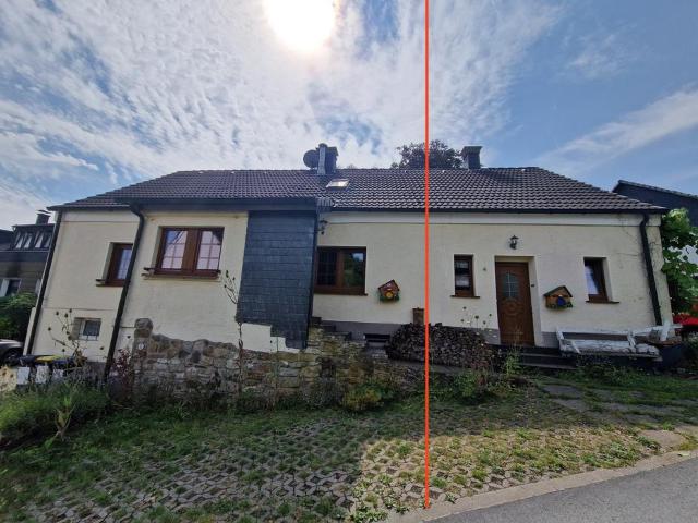 Charmante Doppelhaushälfte mit Garten in ruhiger Privatstraße