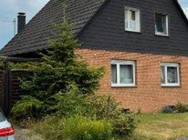 Charmante Doppelhaushälfte mit Erweiterungsmöglichkeit