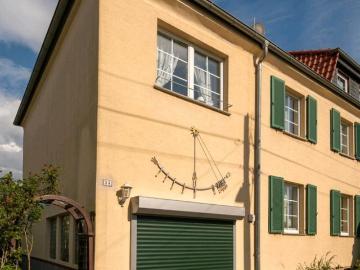 Charmante Doppelhaushälfte mit schönem Garten und viel Platz