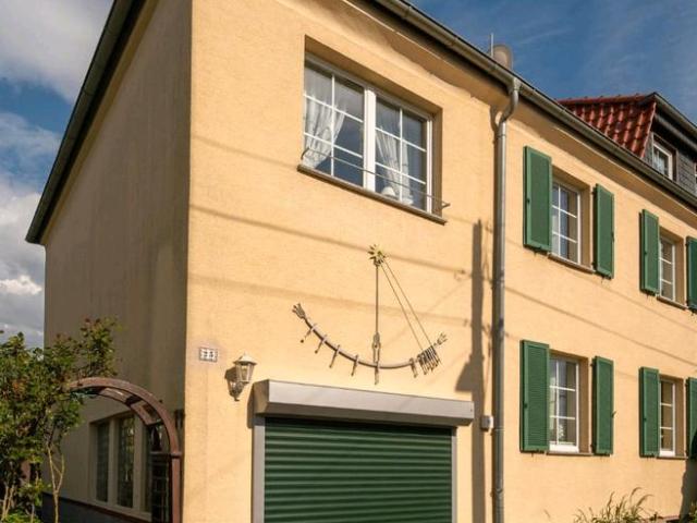 Charmante Doppelhaushälfte mit schönem Garten und viel Platz