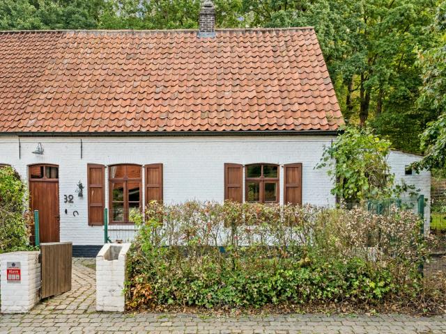 Charmante dorpswoning met ruime tuin in hartje Deurle | Huysewinkel