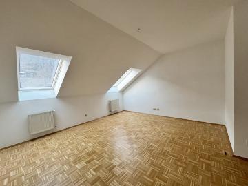 Charmante Dachgeschoss Wohnung im Wohnhof LKH Leoben