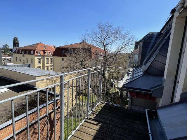 Charmante Dachgeschoss Wohnung mit Balkon in Löbtau – Zwei Zimmer, ruhige Lage