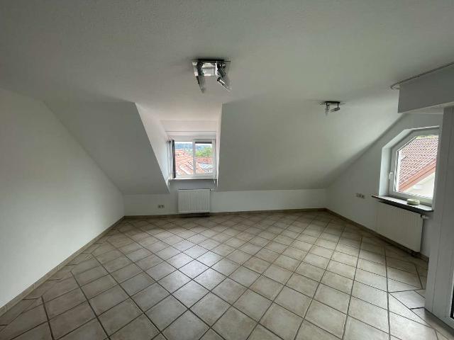 Charmante Dachgeschosswohnung in zentraler Lage von Wangen