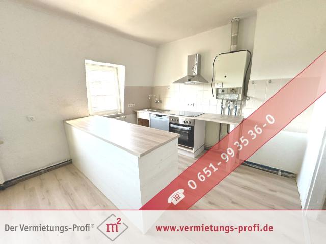 Charmante Dachgeschosswohnung mit 3 Zimmern, Wohnküche & Tageslichtbad
