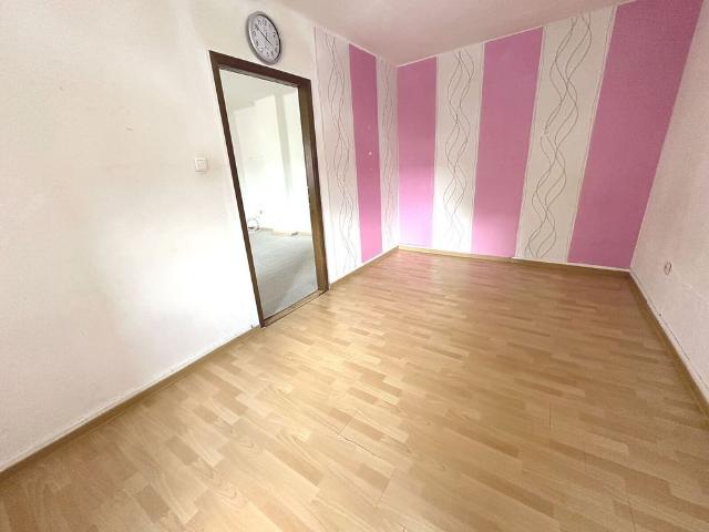 Charmante Dachgeschosswohnung mit 3 Zimmern, Wohnküche & Tageslichtbad
