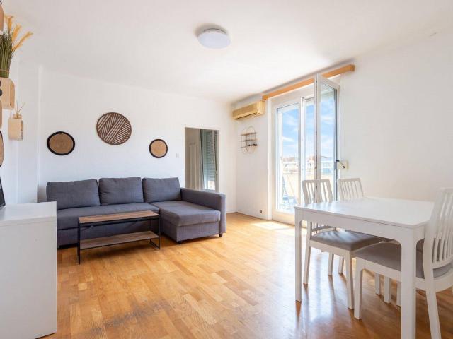 Charmante Dachgeschosswohnung mit Balkon – modernisiert & bezugsbereit