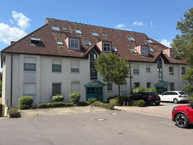 Charmante Dachgeschosswohnung mit Balkon am Wachtelberg