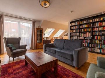 Charmante Dachgeschosswohnung mit sonnigem Balkon