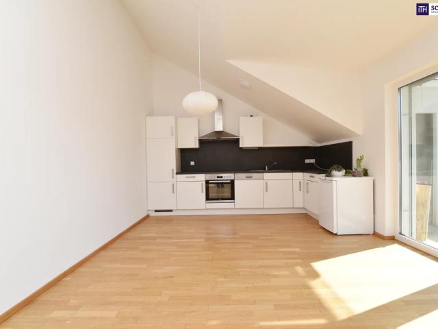 Charmante Dachgeschosswohnung mit viel Licht und luftiger Raumhöhe! Innenhof Süd Ausrichtung! Top Anbindung! Ab sofort verfügbar!