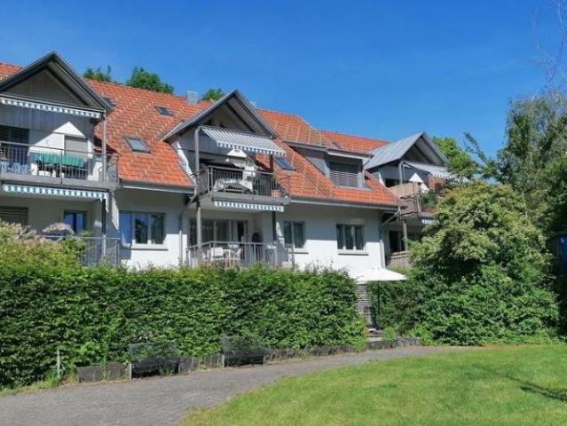 Charmante Dachwohnung mit grossem Balkon und Galerie!