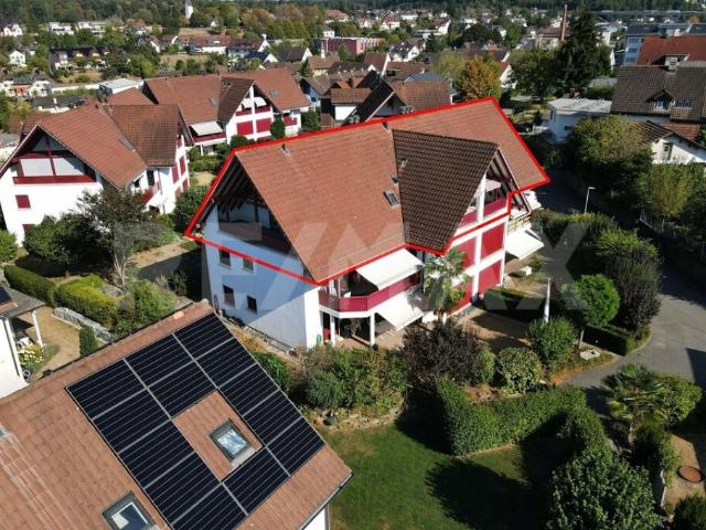 Charmante Dachwohnung mit Schlossblick