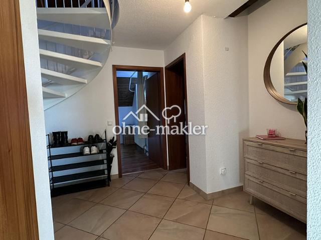 Charmante DG Maisonettewohnung mit Galerie, Balkon, TG Stellplatz und Keller in Weinstadt Endersbach