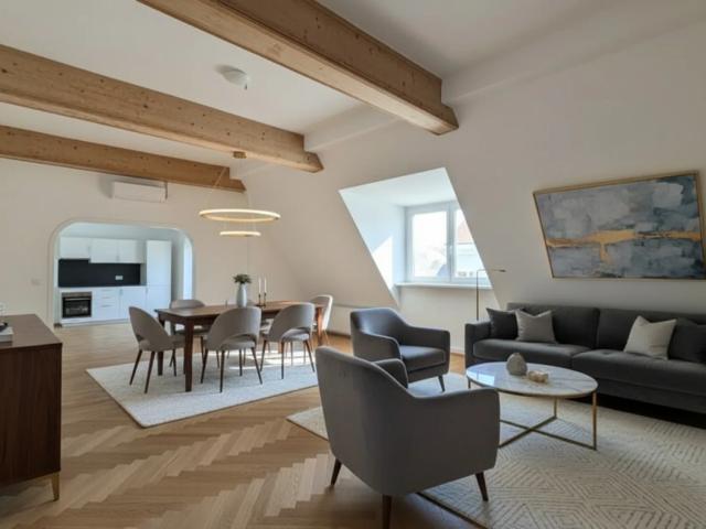 CHARMANTE DG WOHNUNG MIT BALKON