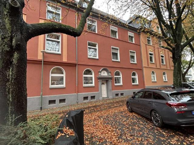 Charmante DG Wohnung mit viel Licht in Essen Frohnhausen frisch frei geworden